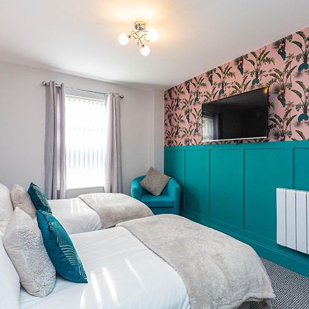 Beachfront Apartment 3 Bedrooms Sleeps 7 - Gateway To The Lake District - Newly Refurbished Morecambe Exteriör bild