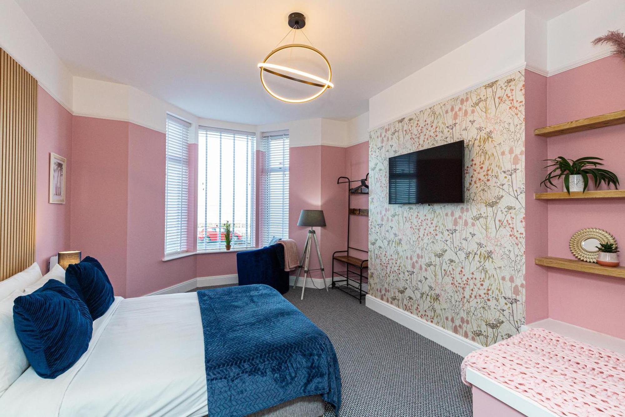 Beachfront Apartment 3 Bedrooms Sleeps 7 - Gateway To The Lake District - Newly Refurbished Morecambe Exteriör bild