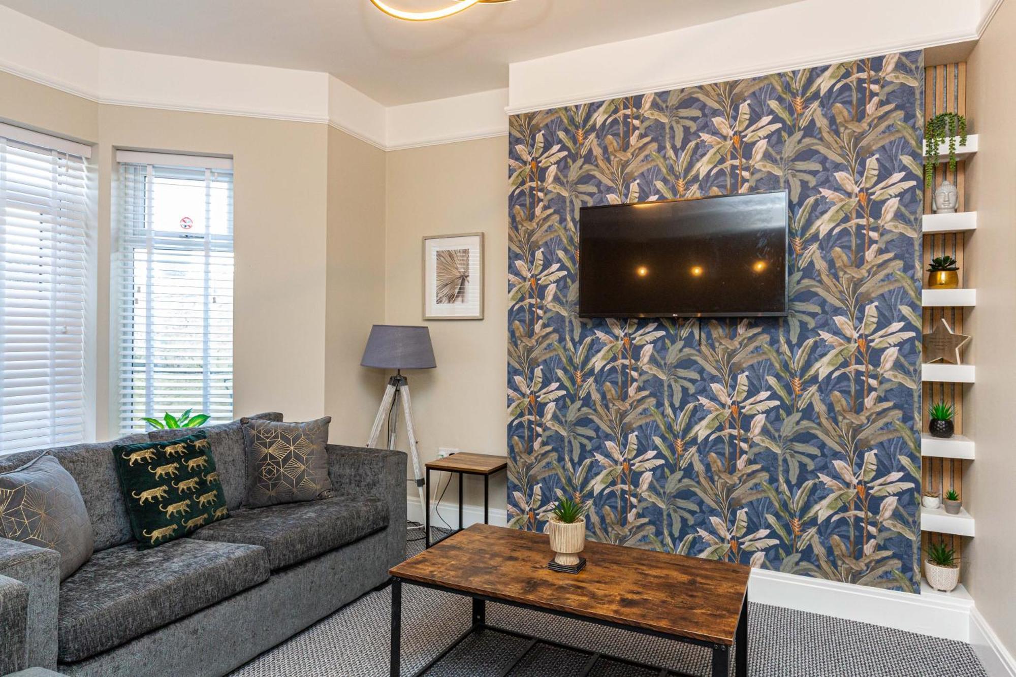 Beachfront Apartment 3 Bedrooms Sleeps 7 - Gateway To The Lake District - Newly Refurbished Morecambe Exteriör bild