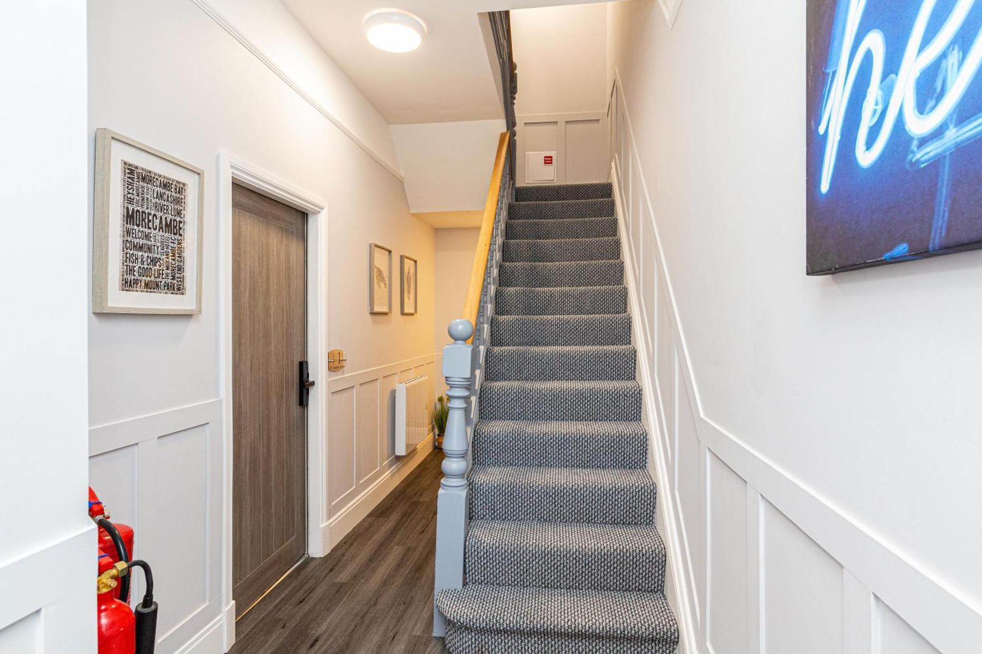 Beachfront Apartment 3 Bedrooms Sleeps 7 - Gateway To The Lake District - Newly Refurbished Morecambe Exteriör bild