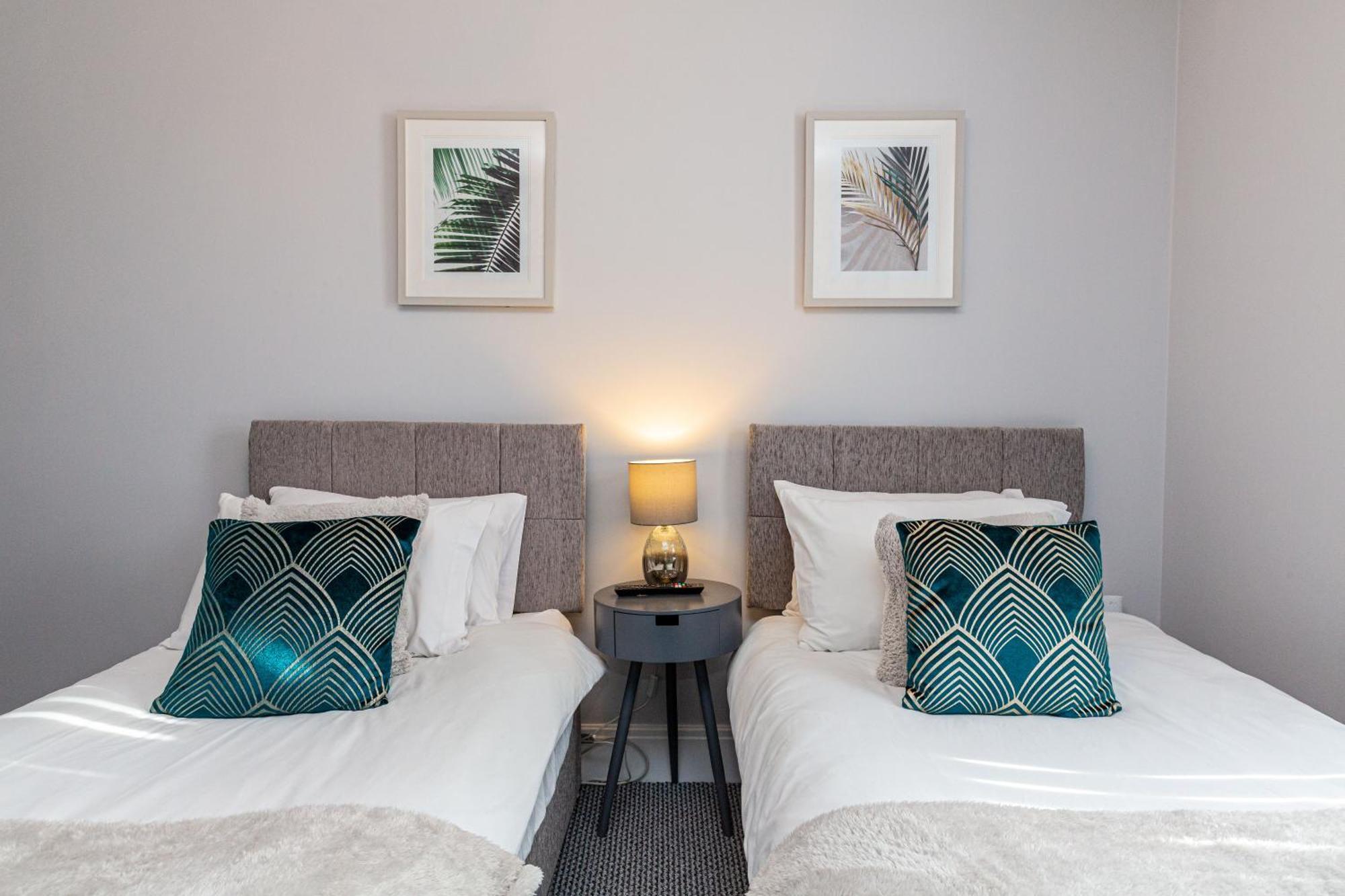 Beachfront Apartment 3 Bedrooms Sleeps 7 - Gateway To The Lake District - Newly Refurbished Morecambe Exteriör bild