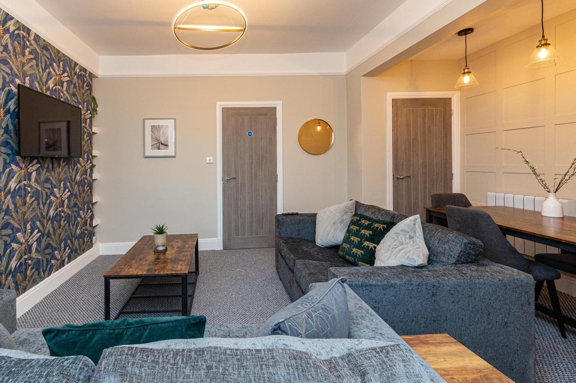 Beachfront Apartment 3 Bedrooms Sleeps 7 - Gateway To The Lake District - Newly Refurbished Morecambe Exteriör bild